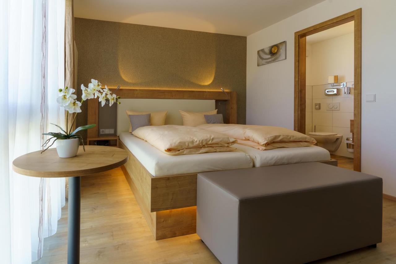 Hotel Rosenstein Heubach  Exteriör bild