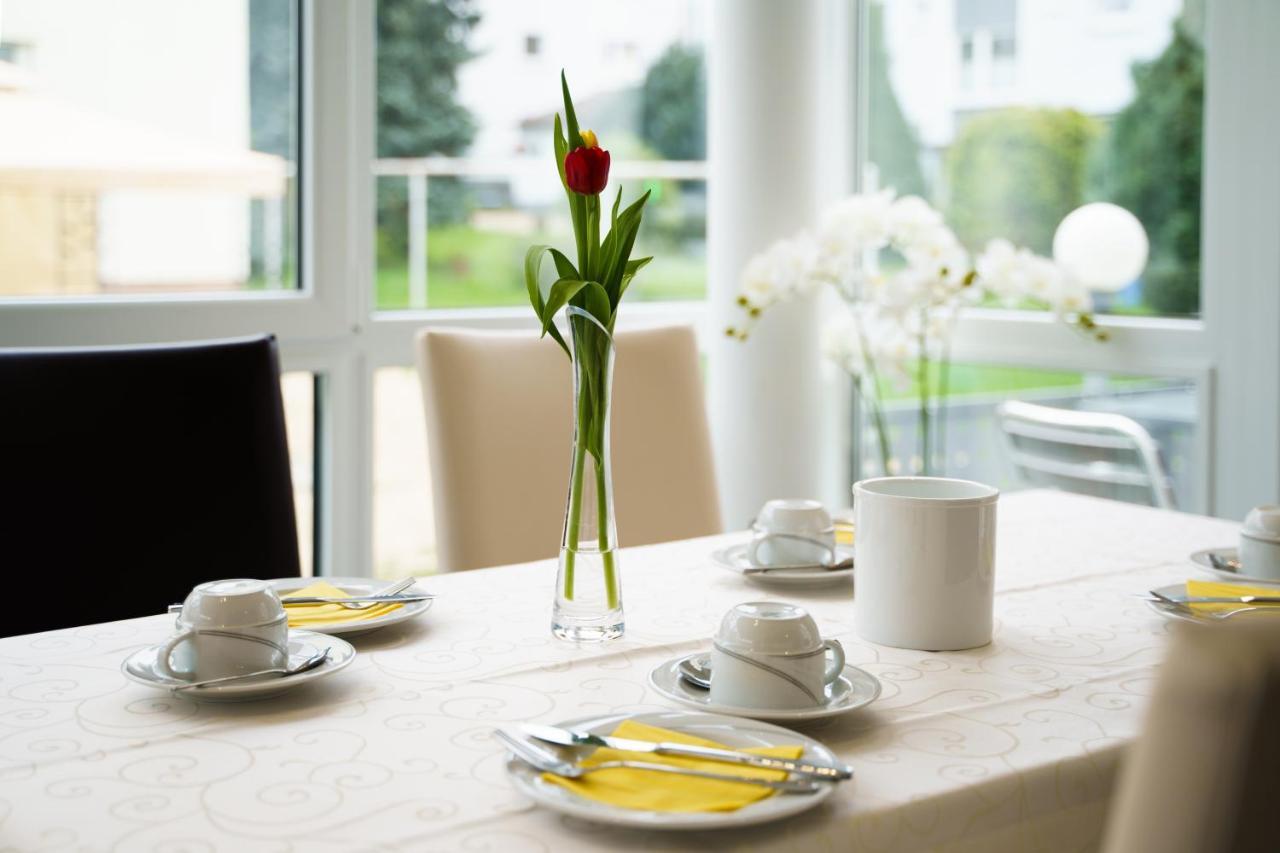 Hotel Rosenstein Heubach  Exteriör bild